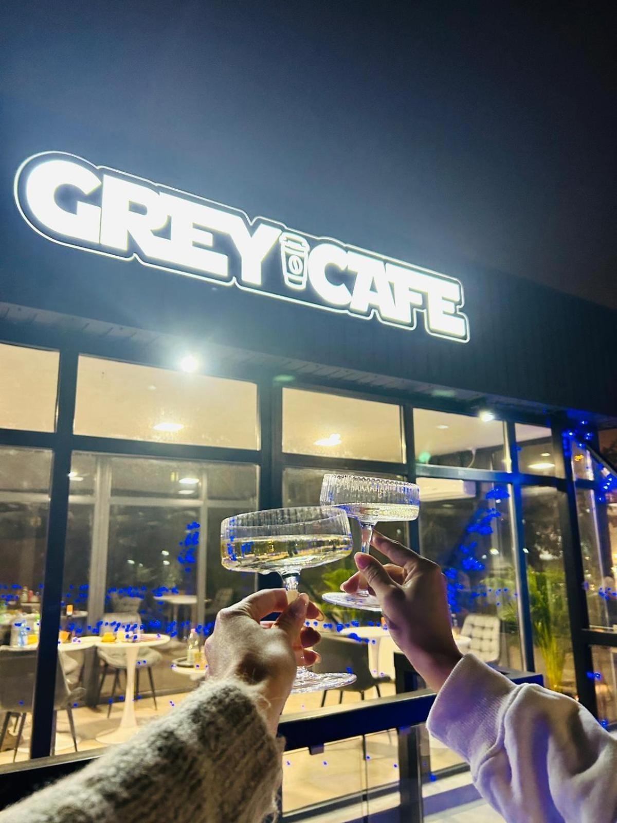 Grey Boutique Hotel Palas Jászvásár Kültér fotó