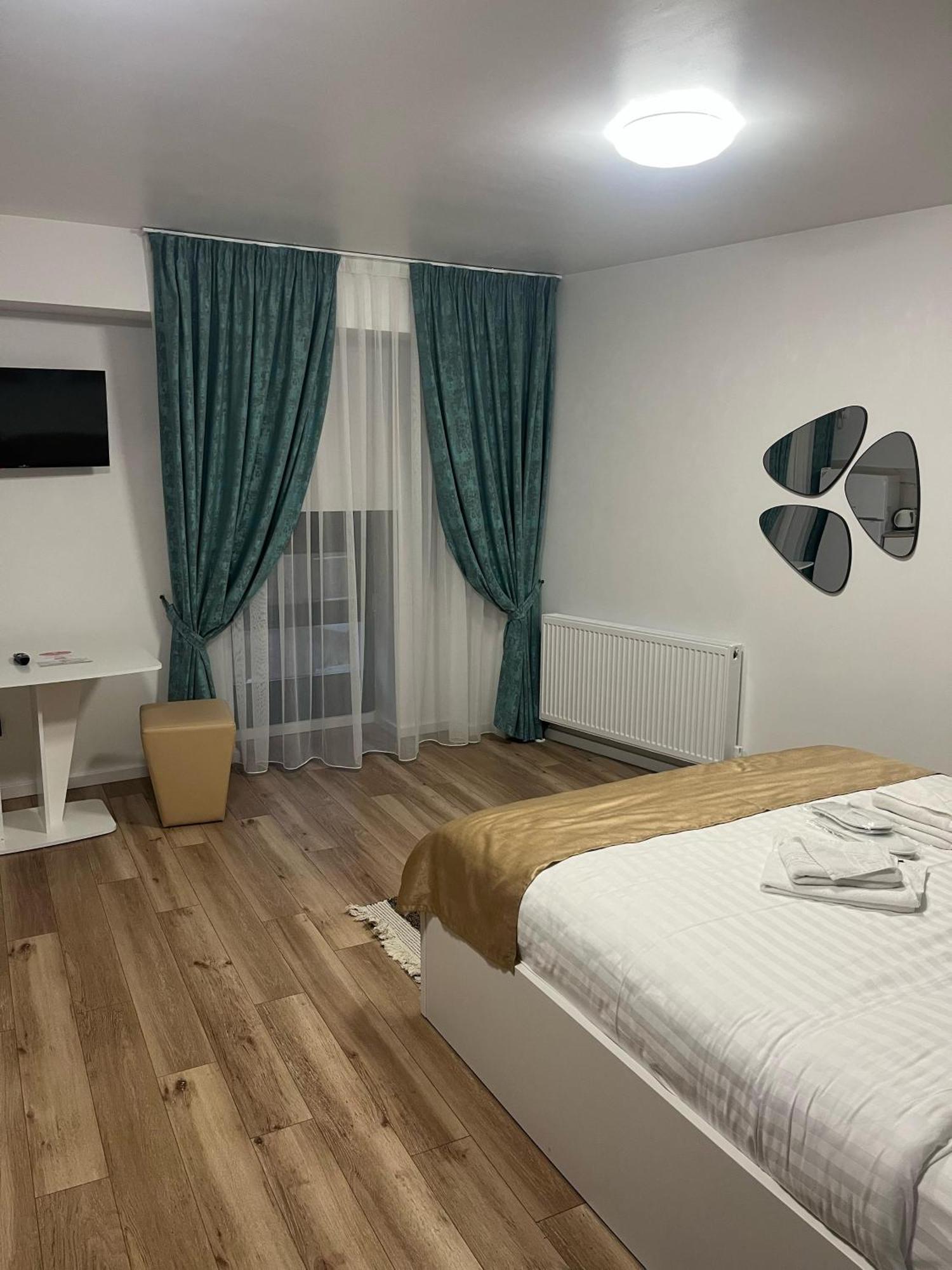 Grey Boutique Hotel Palas Jászvásár Kültér fotó