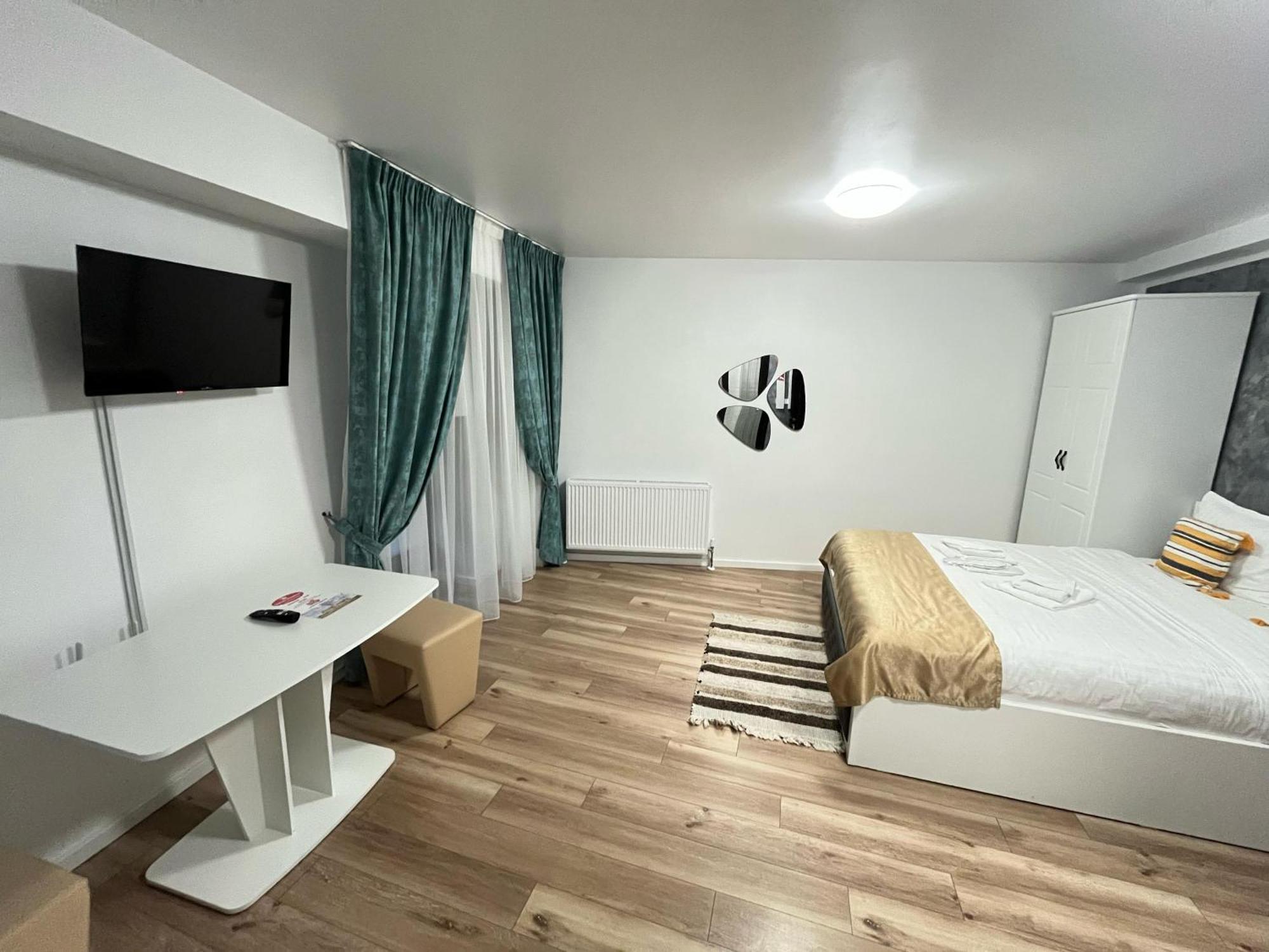 Grey Boutique Hotel Palas Jászvásár Kültér fotó