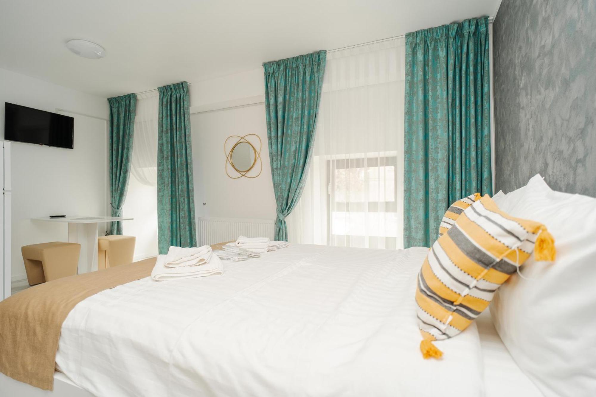 Grey Boutique Hotel Palas Jászvásár Kültér fotó